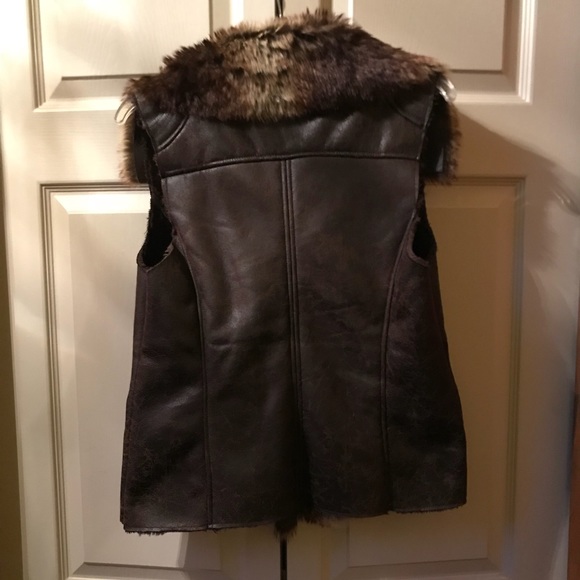 Faux leather and fur vest - Picture 7 of 8